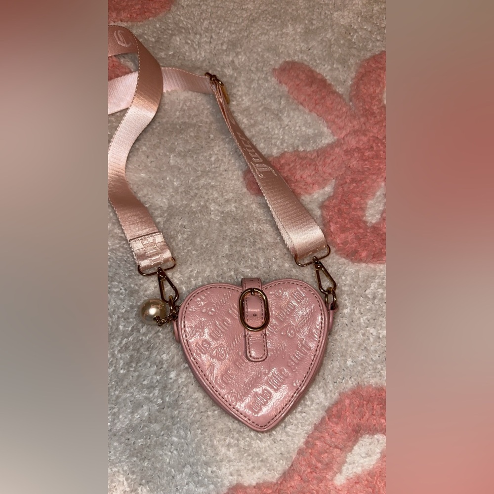 Vintage juicy couture heart shaped mini bag strap is newer
